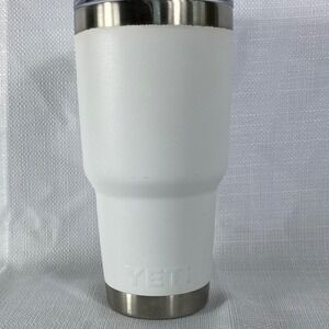 YETI Rambler 30 oz Tumbler White Stainless Steel Vacuum Insulated MagSlider Lid
